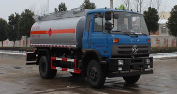 東風153油罐車圖片 東風153油罐車圖片