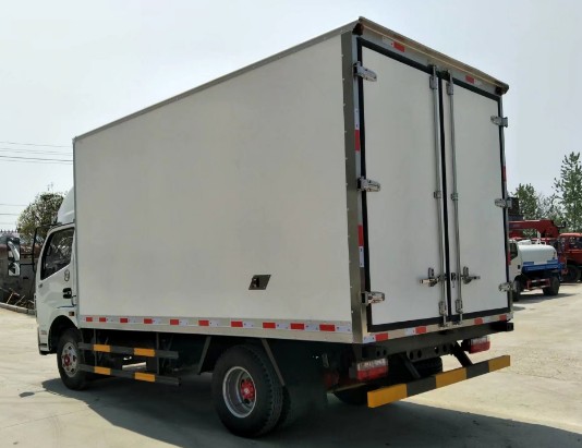 國五東風凱普特4.2米冷藏車