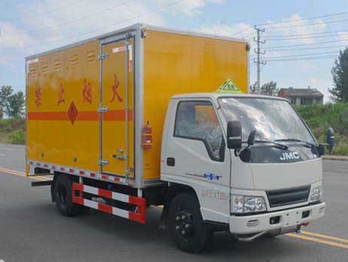 江鈴順達(dá)4.2米易燃液體廂式運(yùn)輸車(chē)圖片 江鈴順達(dá)4.2米易燃液體廂式運(yùn)輸車(chē)圖片