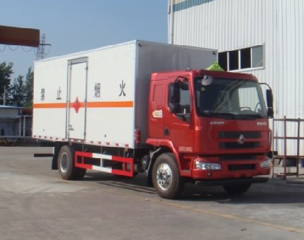 東風柳汽乘龍7.7米易燃液體廂式運輸車圖片 東風柳汽乘龍7.7米易燃液體廂式運輸車圖片