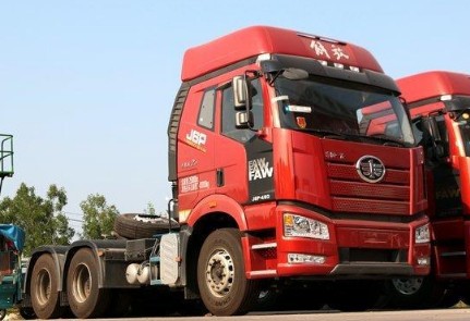 庫存解放J6P雙驅牽引車 庫存解放J6P雙驅牽引車