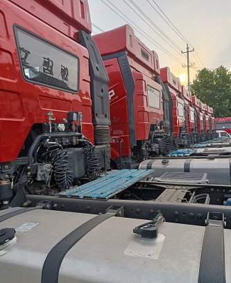 庫存解放J6P雙驅牽引車 庫存解放J6P雙驅牽引車