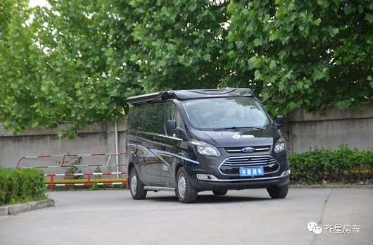 齊星福特新全順低頂升頂房車_勇創(chuàng)FT2121-1商務(wù)4座齊星房車_齊星升頂房車2021款