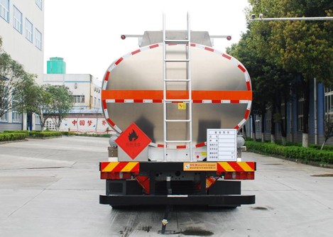 國(guó)六重汽汕德卡30.5方鋁合金運(yùn)油車 國(guó)六重汽汕德卡30.5方鋁合金運(yùn)油車